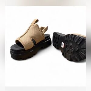 ****NEW*** UGG Celeste Tan Platform Sandals